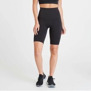 Spanx NWT  Look at me Now bike shorts size M